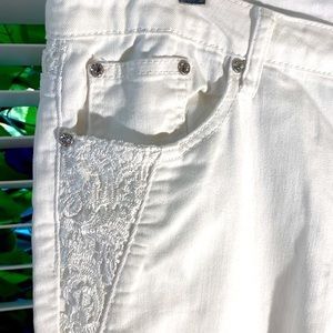 Earl Jeans white denim pants with lace trim back and front sides